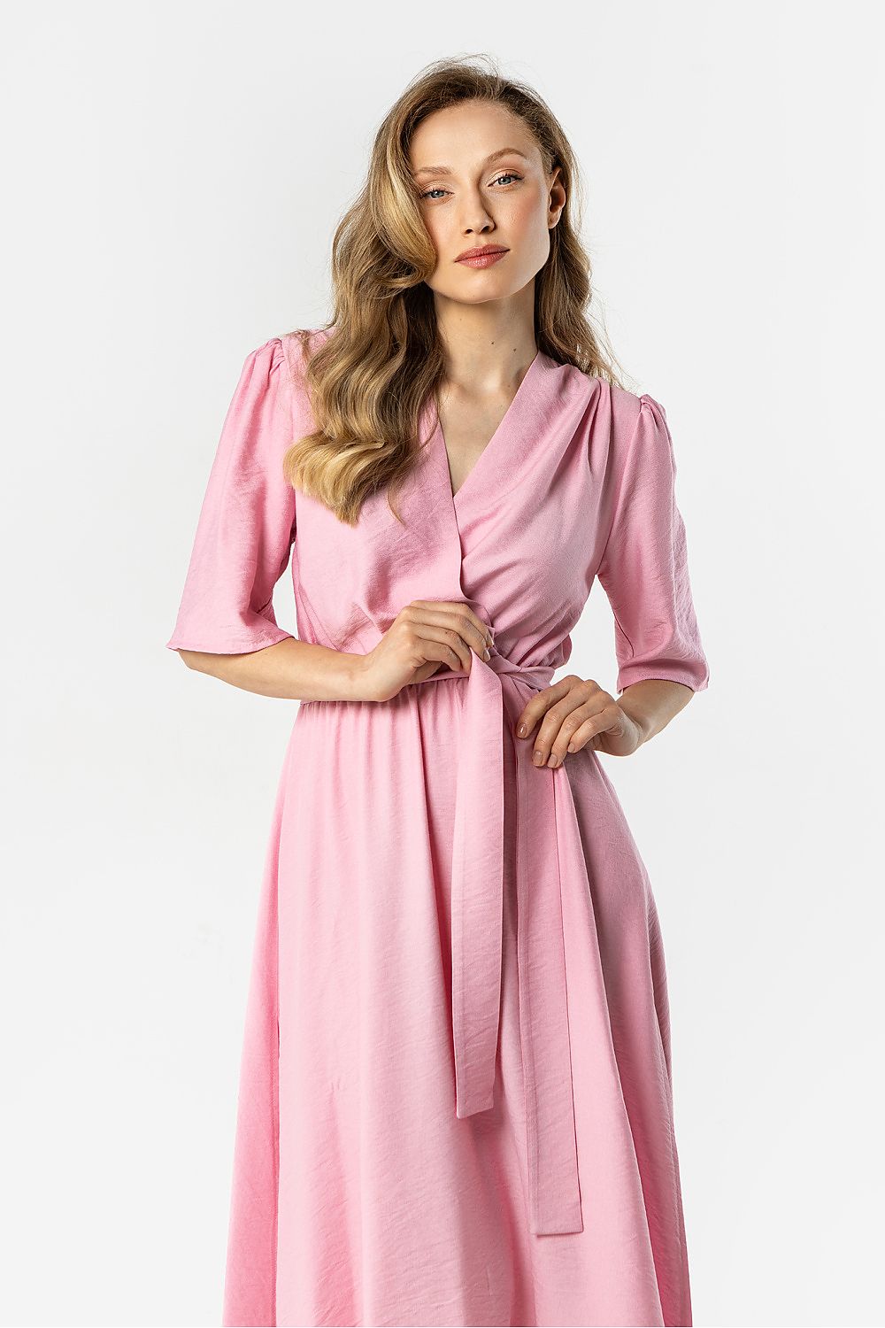 Pink wrap daydress with V-neck and waist tie, short puff sleeves