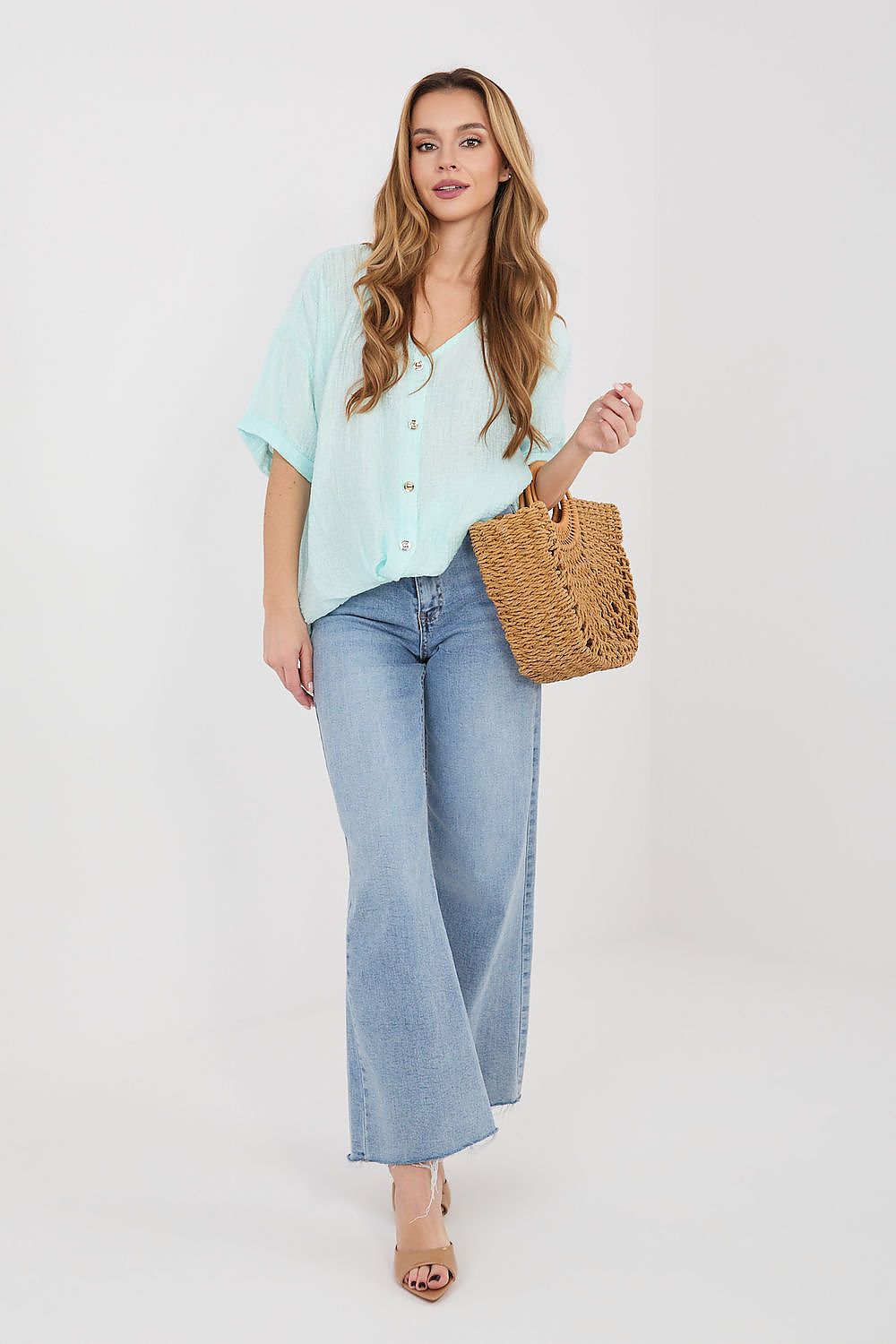 Light blue short-sleeve V-neck button shirt, relaxed fit