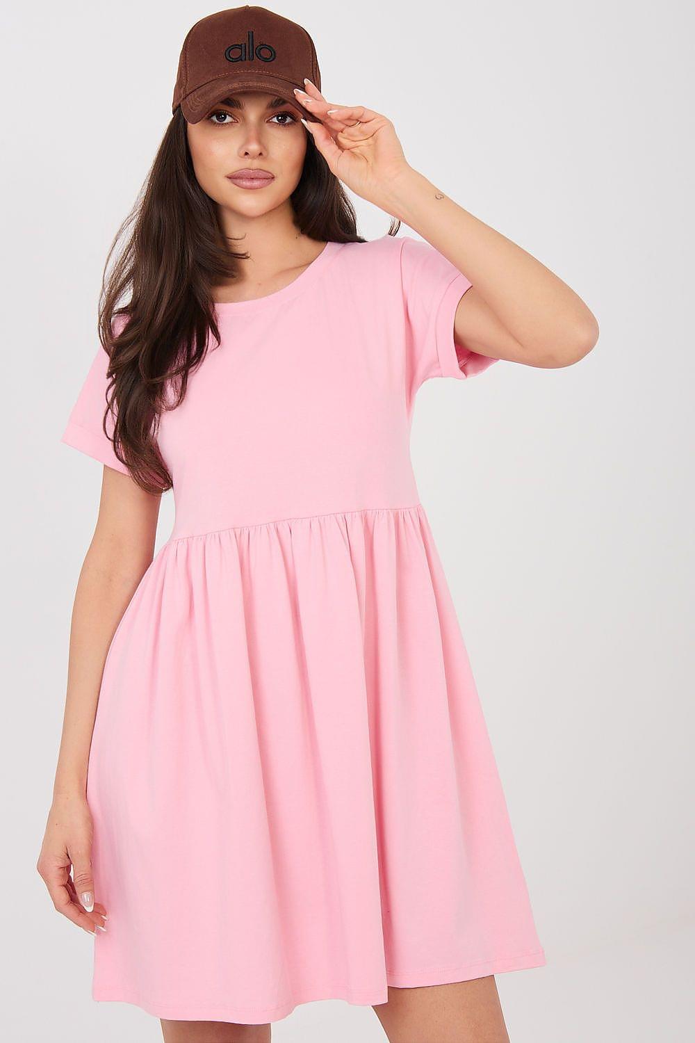 Pink short-sleeve daydress with round neck and gathered waist, flared skirt