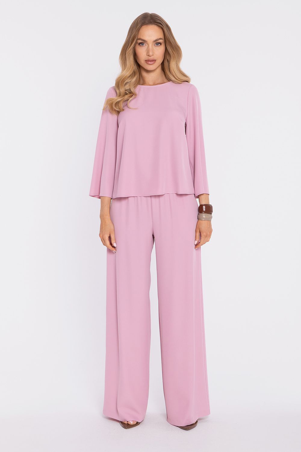 Women’s wide-leg trousers in soft pink, elastic waist, relaxed straight legs.
