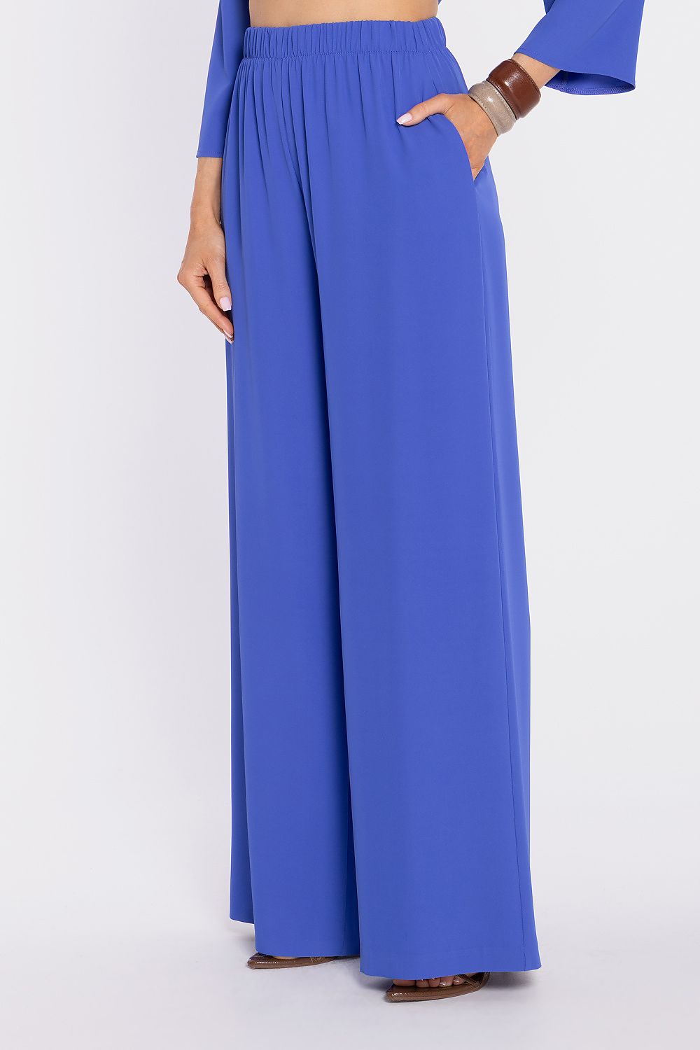 Women’s wide-leg trousers in royal blue, elastic waist with full-length wide legs.