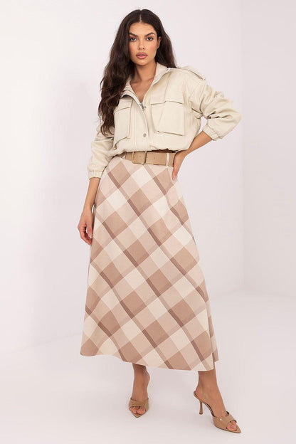 Long plaid skirt with belt and wide waistband in beige and tan diamond check