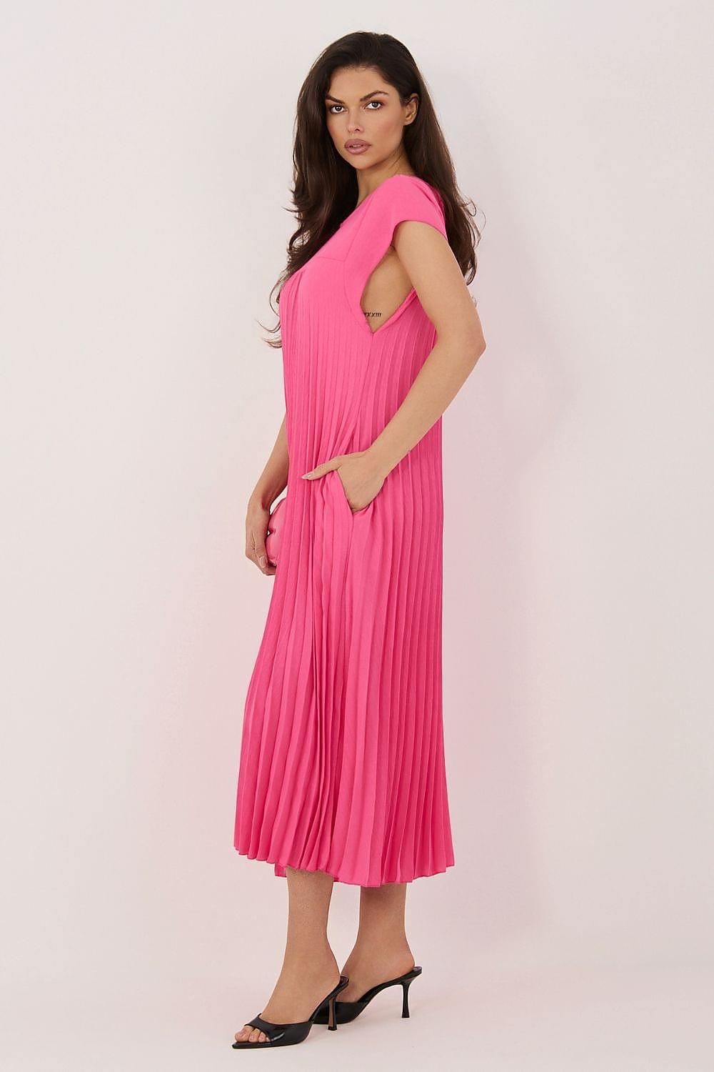 Rue Paris daydress in pink, sleeveless crew neck, pleated midi length, open back cutout
