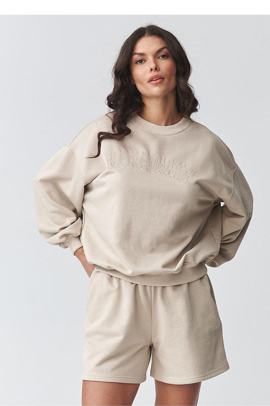 Beige sweatshirt and shorts set with crew neck and elastic waist