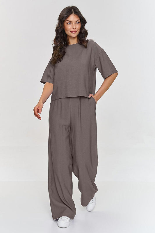 Two-piece set with short-sleeve cropped top and wide-leg trousers, dark gray