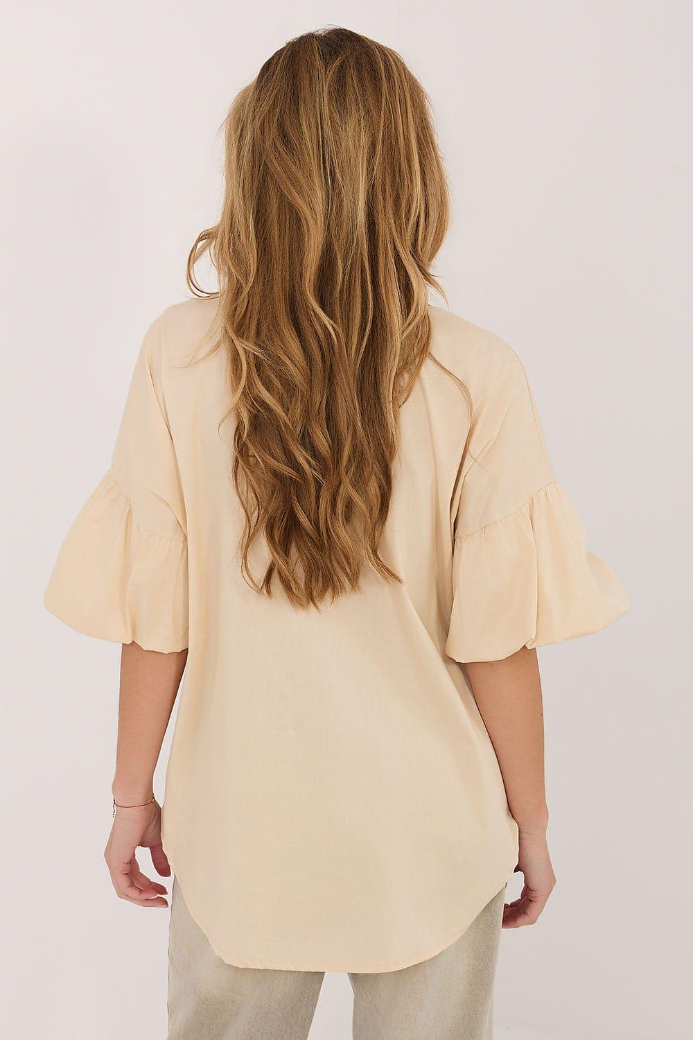 Beige short-sleeve shirt with pointed collar, loose fit, back view