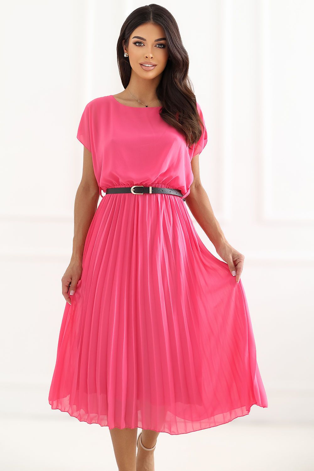 Pink belted daydress with pleated midi skirt, short sleeves and round neckline