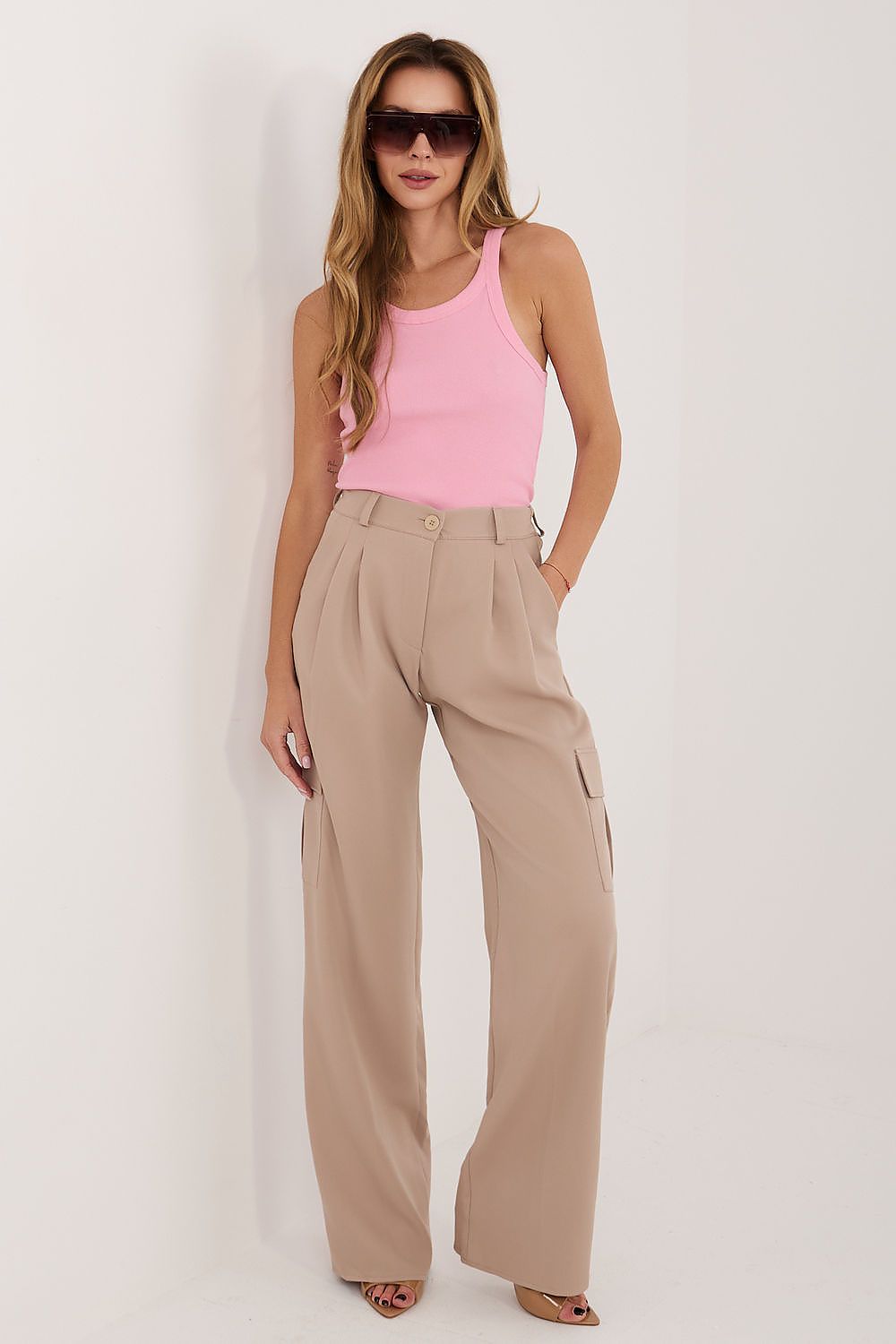 Pink sleeveless tank top with crew neck