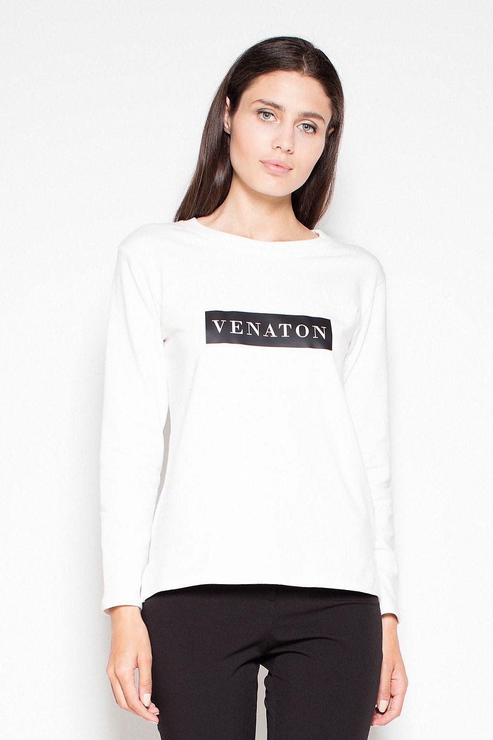 Venaton blouse model 77493, light-colored long sleeve with round neckline and front logo