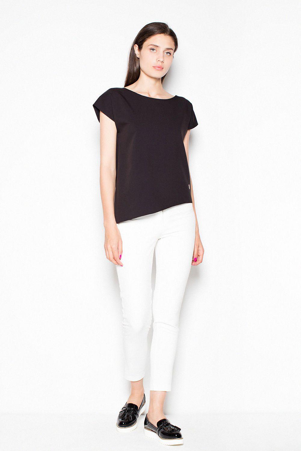Venaton blouse model 77556 in black, short-sleeve square-neck top on model
