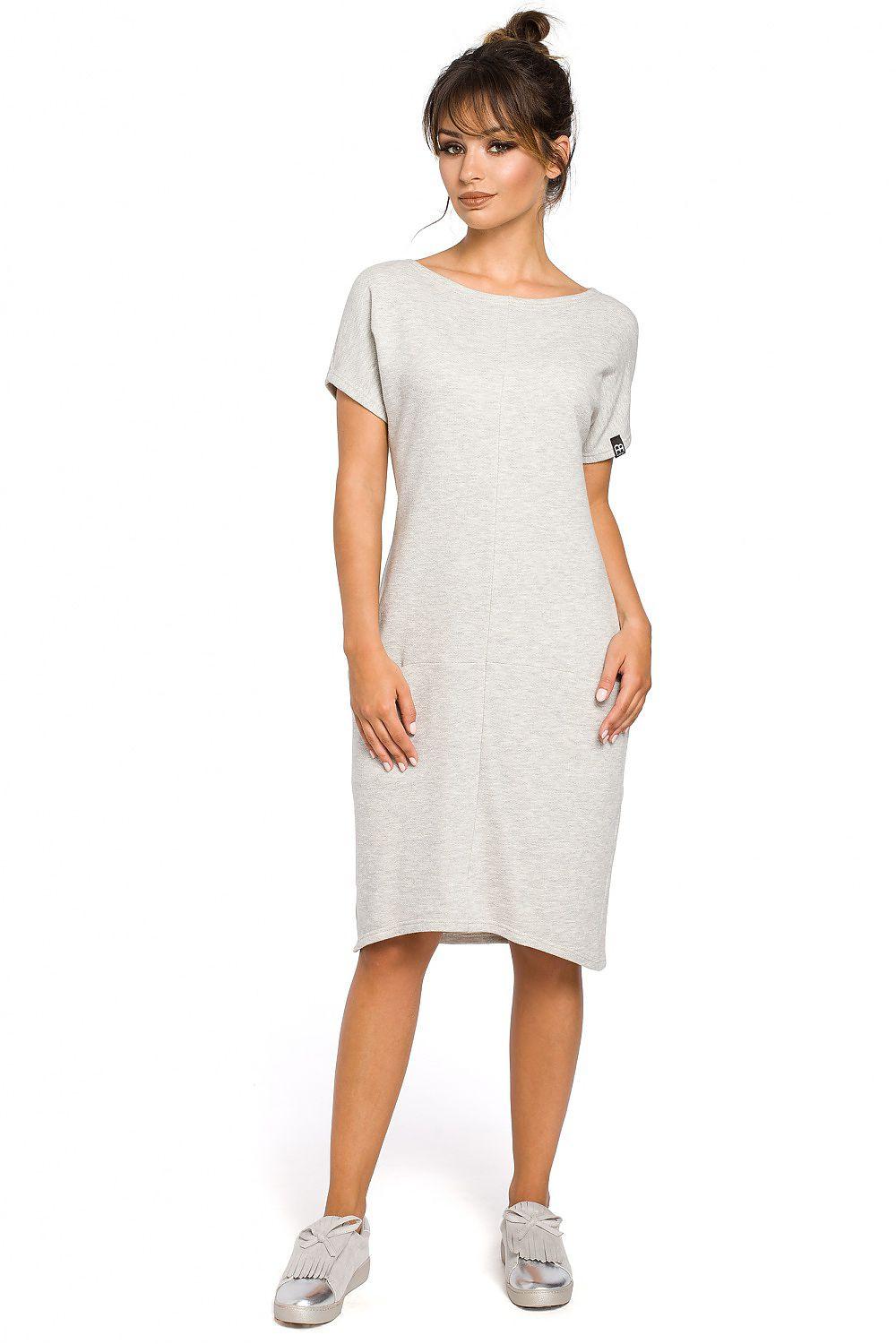 Grey daydress with short sleeves and round neckline, knee-length straight fit.