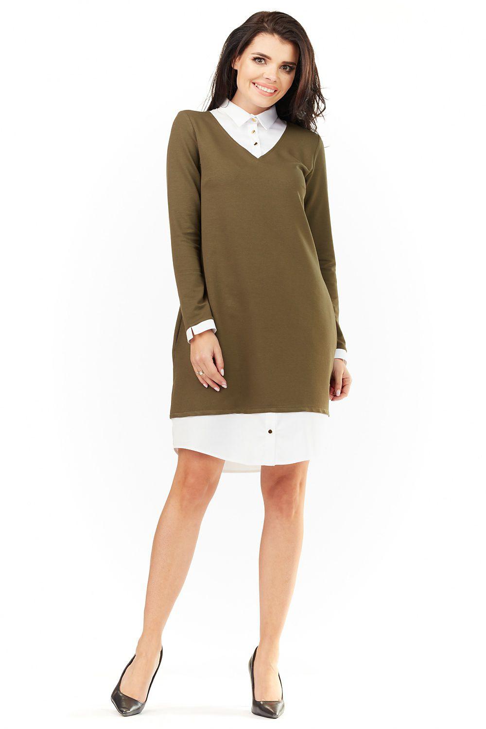 Green daydress with long sleeves, white collar and cuffs, straight knee-length hem