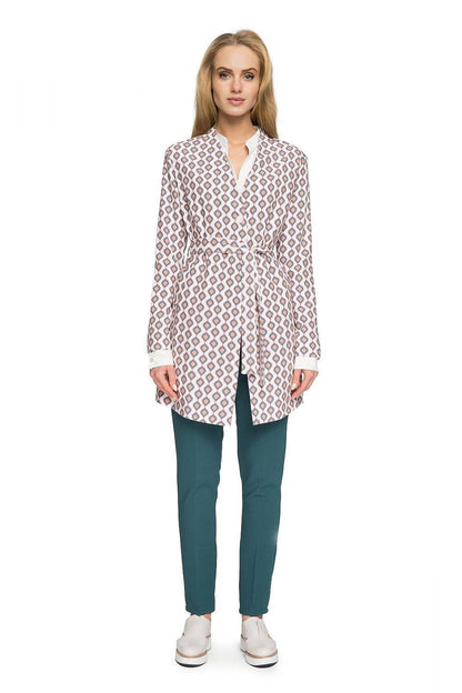Printed belted coat with tie waist, long sleeves, geometric pattern in pink and white