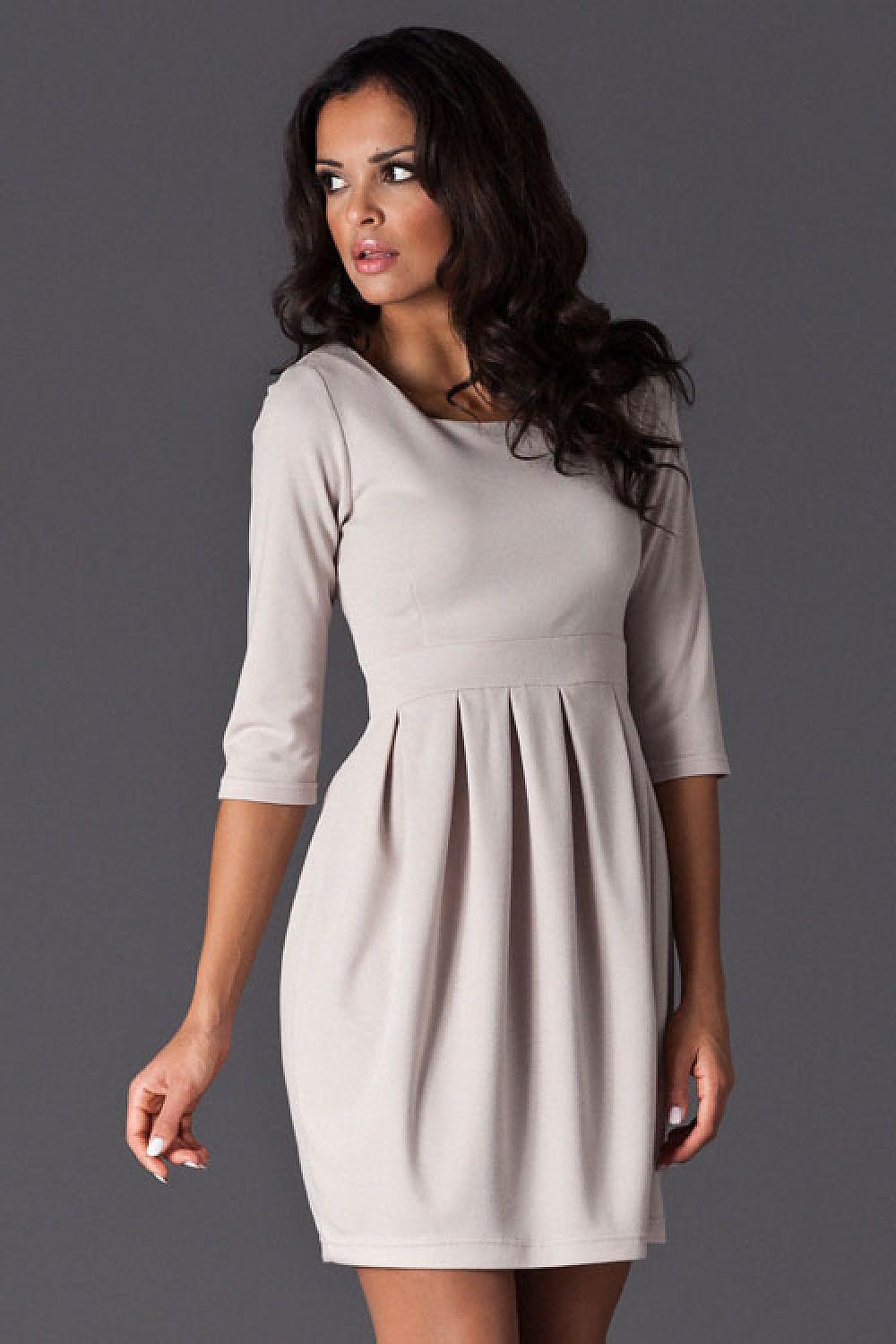 Figl daydress, beige 3/4-sleeve with pleated waist and fitted skirt
