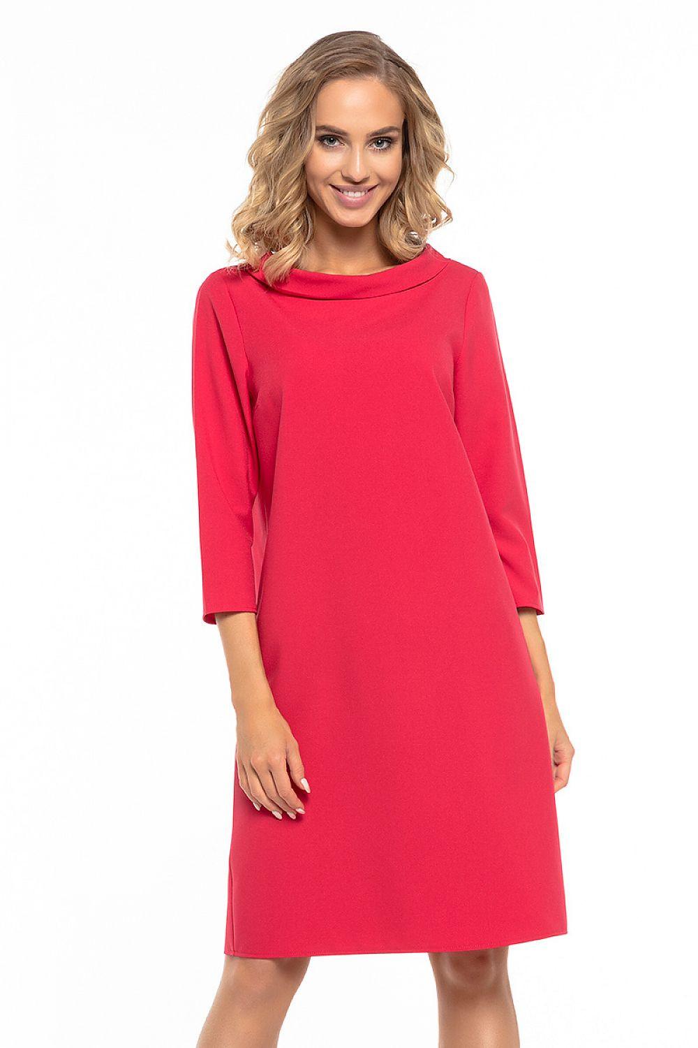 Red daydress with round neck and three-quarter sleeves, straight knee-length fit.