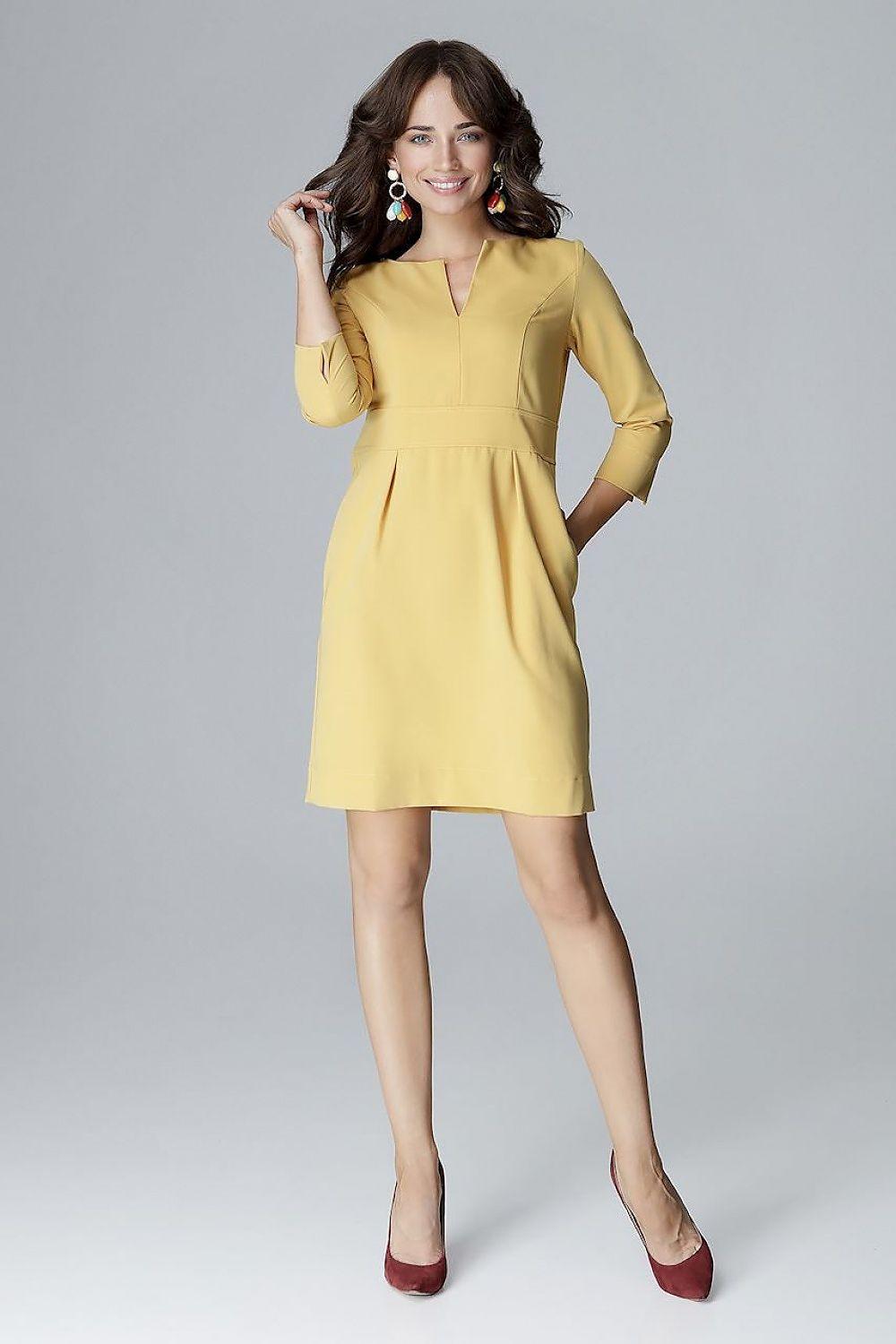 Daydress model 123549, yellow V-neck with 3/4 sleeves and fitted waist