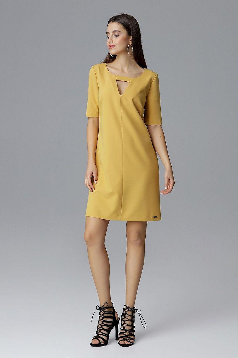 Figl daydress in yellow with short sleeves and V-shaped neckline cutout