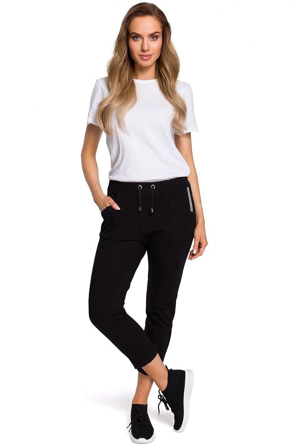 Black cotton 7/8 trousers with drawstring waist and side pockets