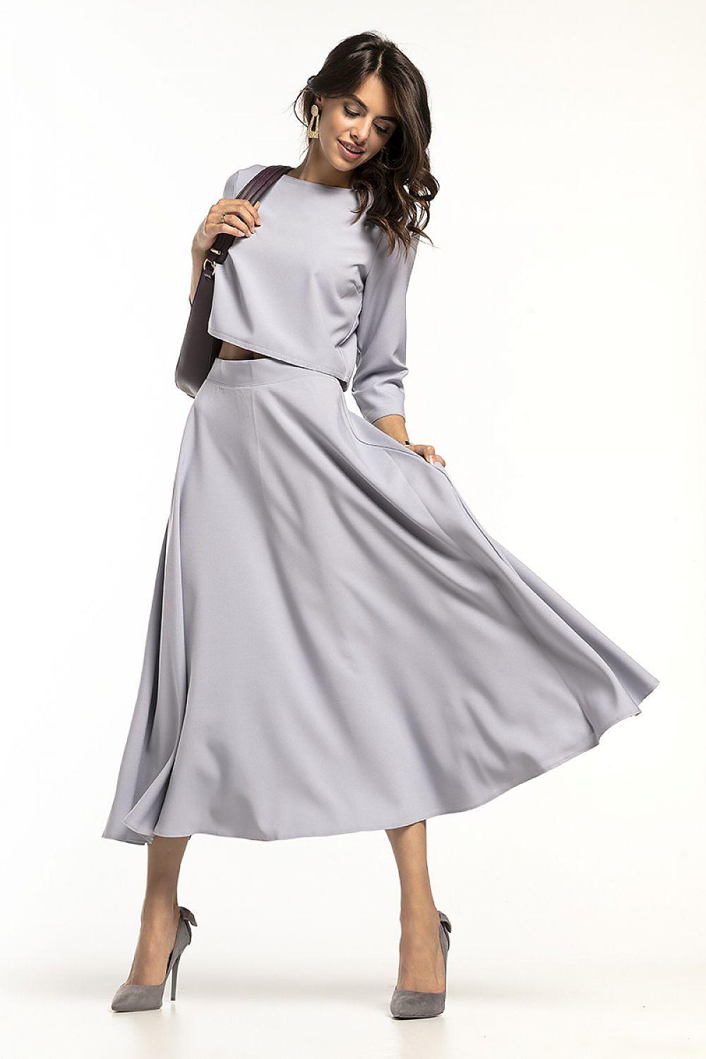 Grey 3/4-sleeve waist-length blouse with flared hem
