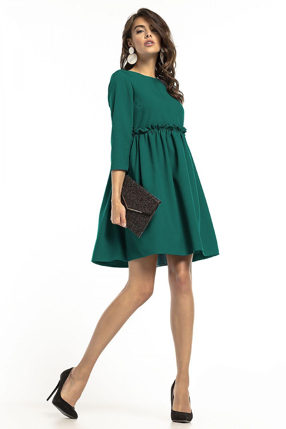 Green daydress with 3/4 sleeves, round neck, gathered waist, flared skirt