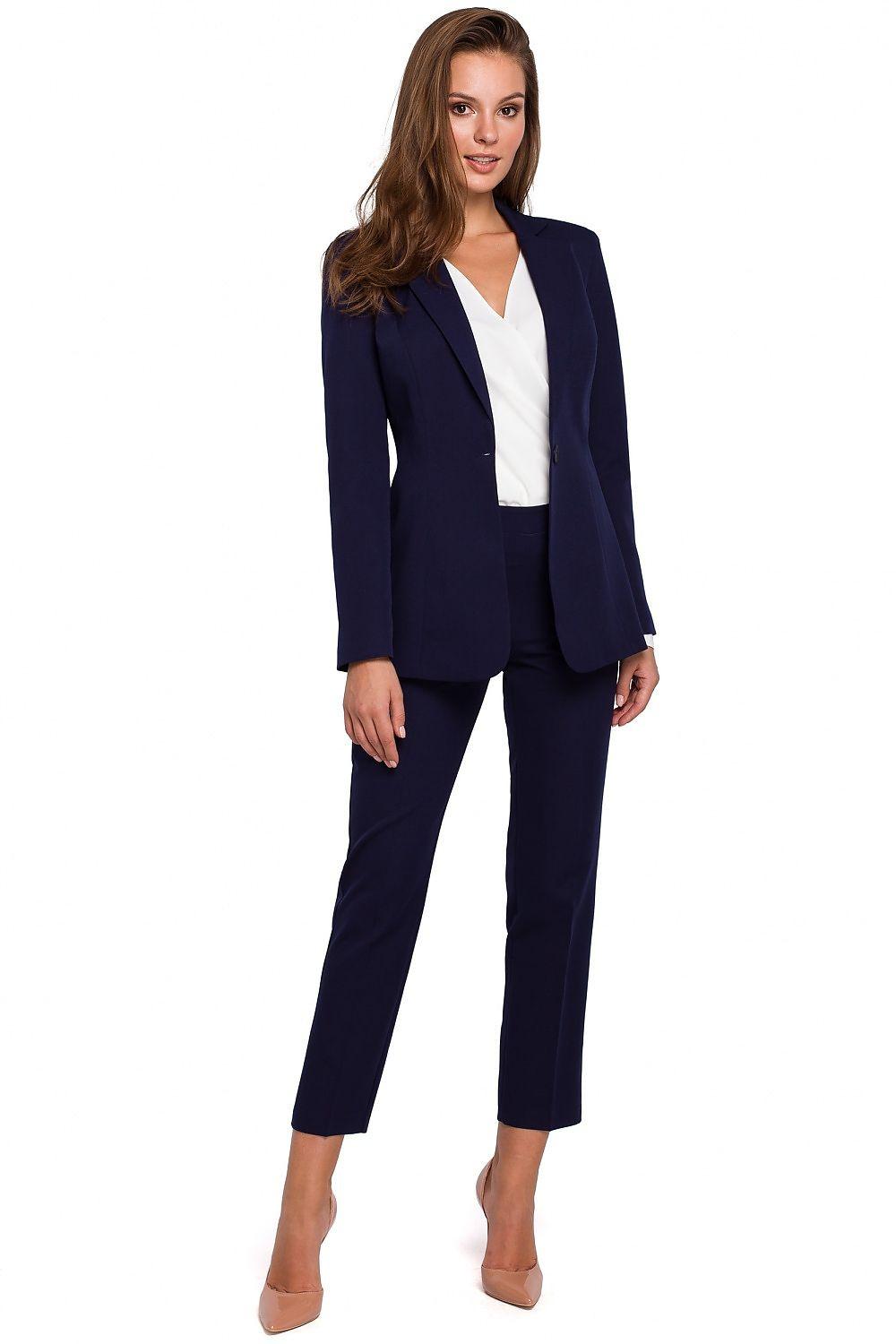 Slim-fit lined blazer in navy with front button closure and tailored fit
