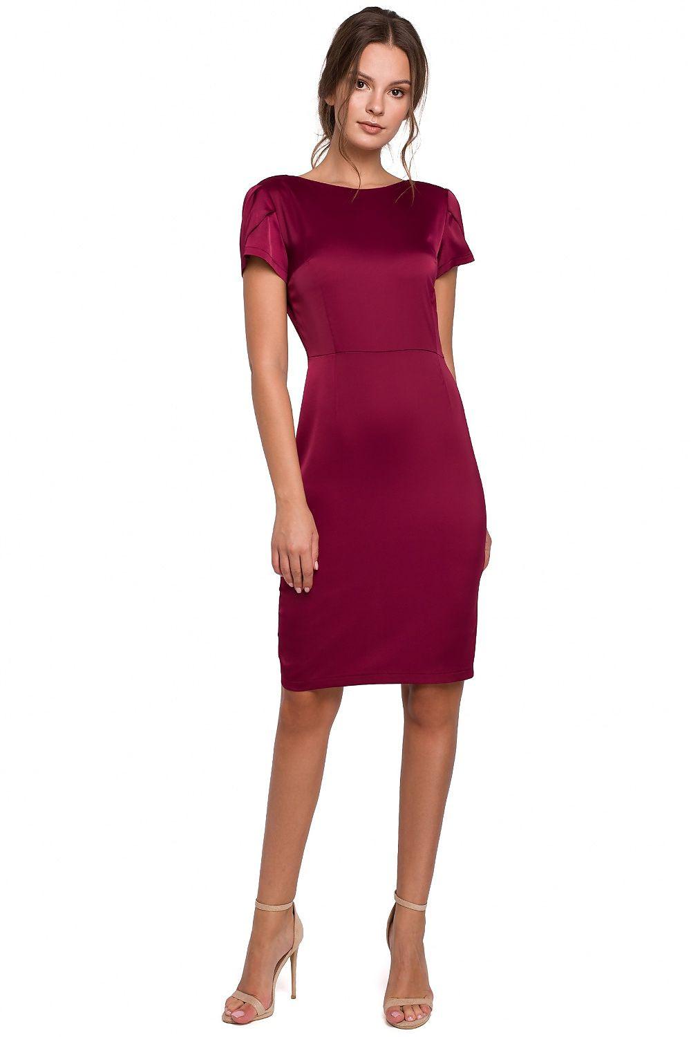 Red cocktail dress with short sleeves, fitted pencil silhouette, round neckline
