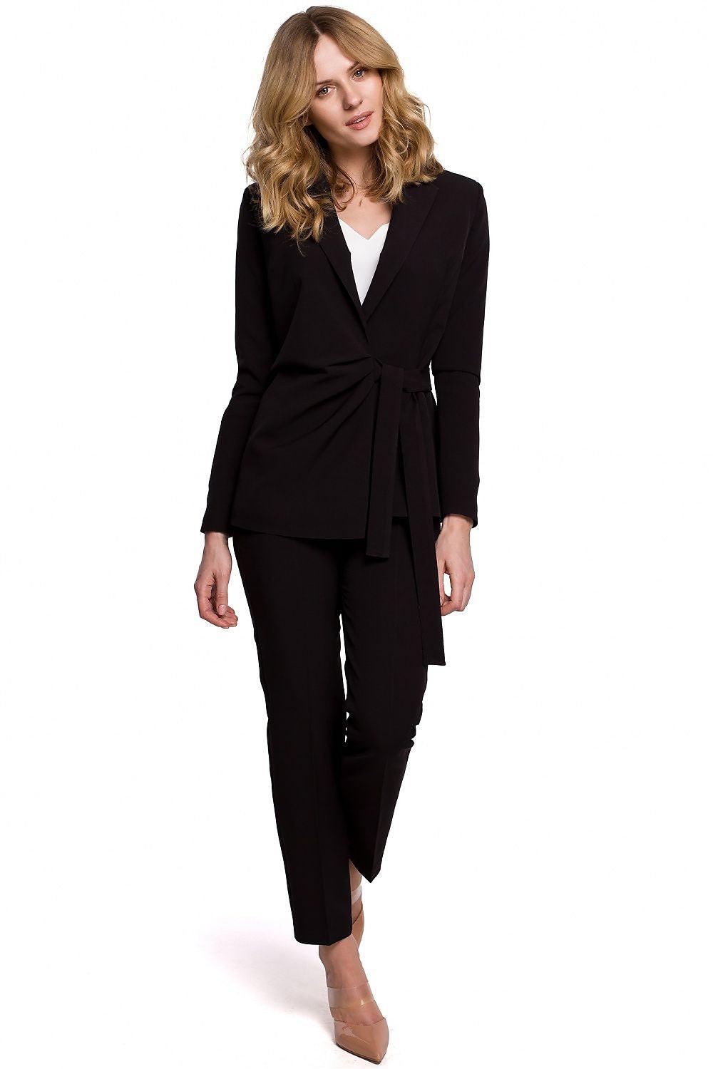 Makover black waist-tie jacket with V-neck, long sleeves and tapered trousers
