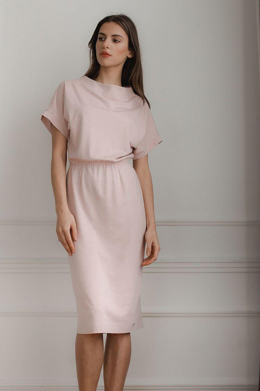 Pink daydress with short sleeves, crew neck, gathered waist and knee-length pencil fit