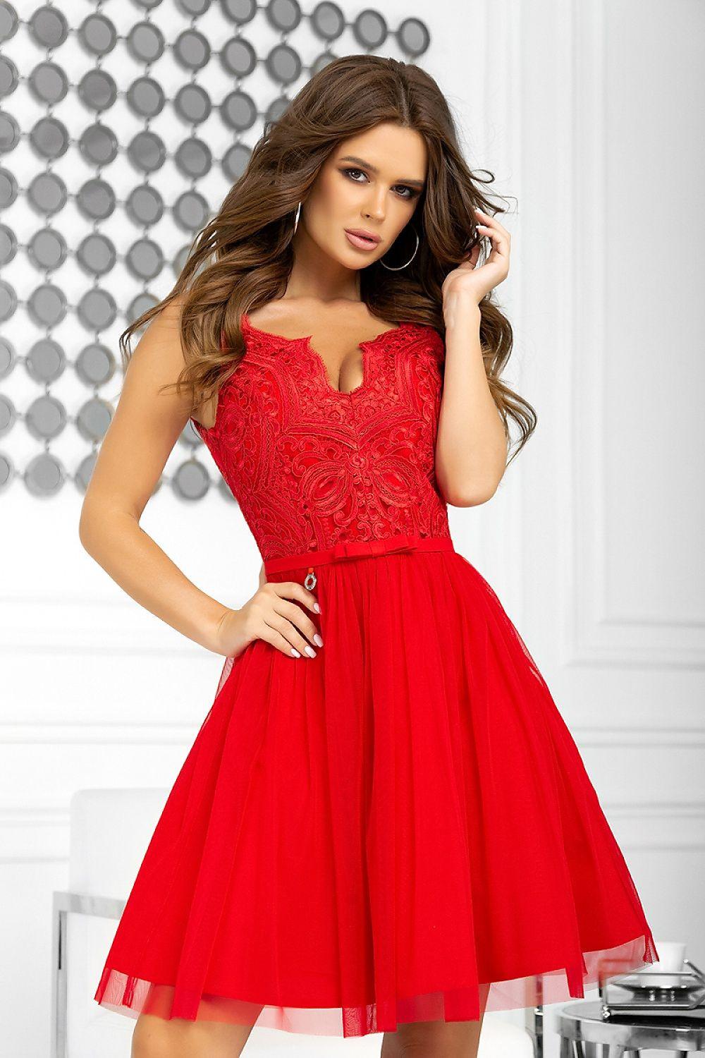 Red sleeveless evening dress with lace bodice and flared tulle skirt
