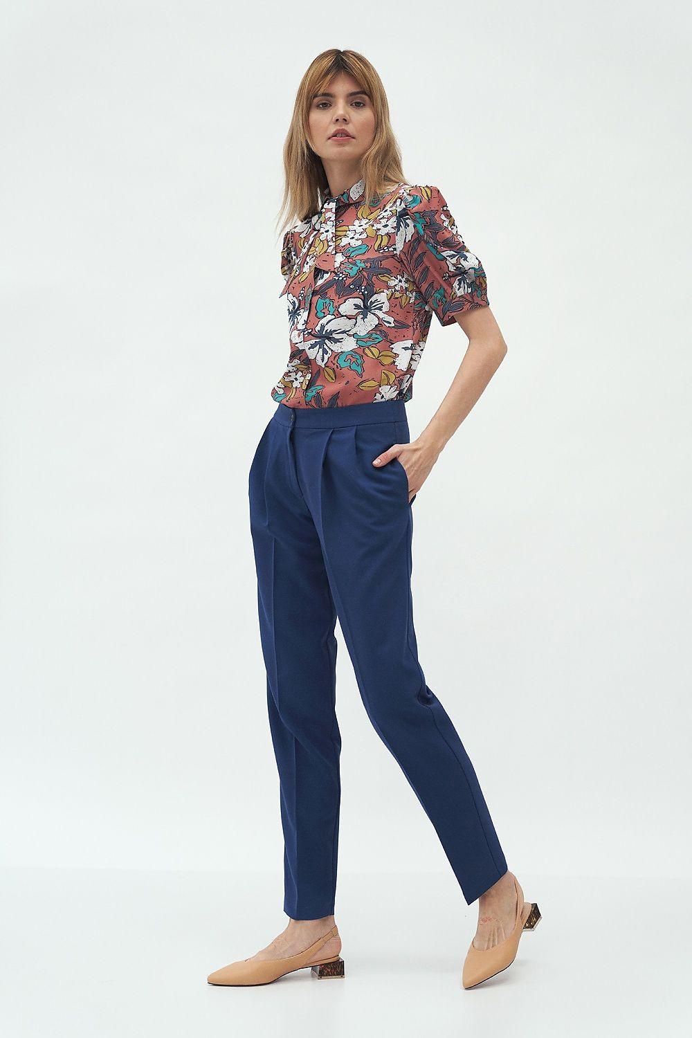High-waist navy trousers with zip fly and straight leg