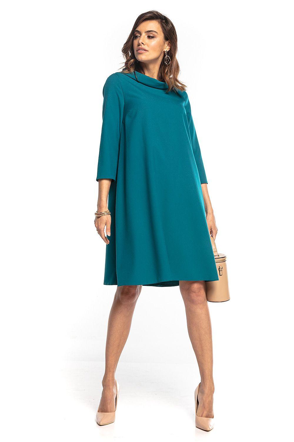 Green daydress with collar, three-quarter sleeves and A-line skirt