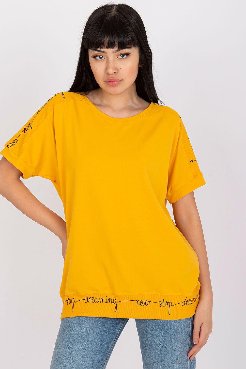 Yellow cotton blouse with short sleeves and round neck, script print at hem