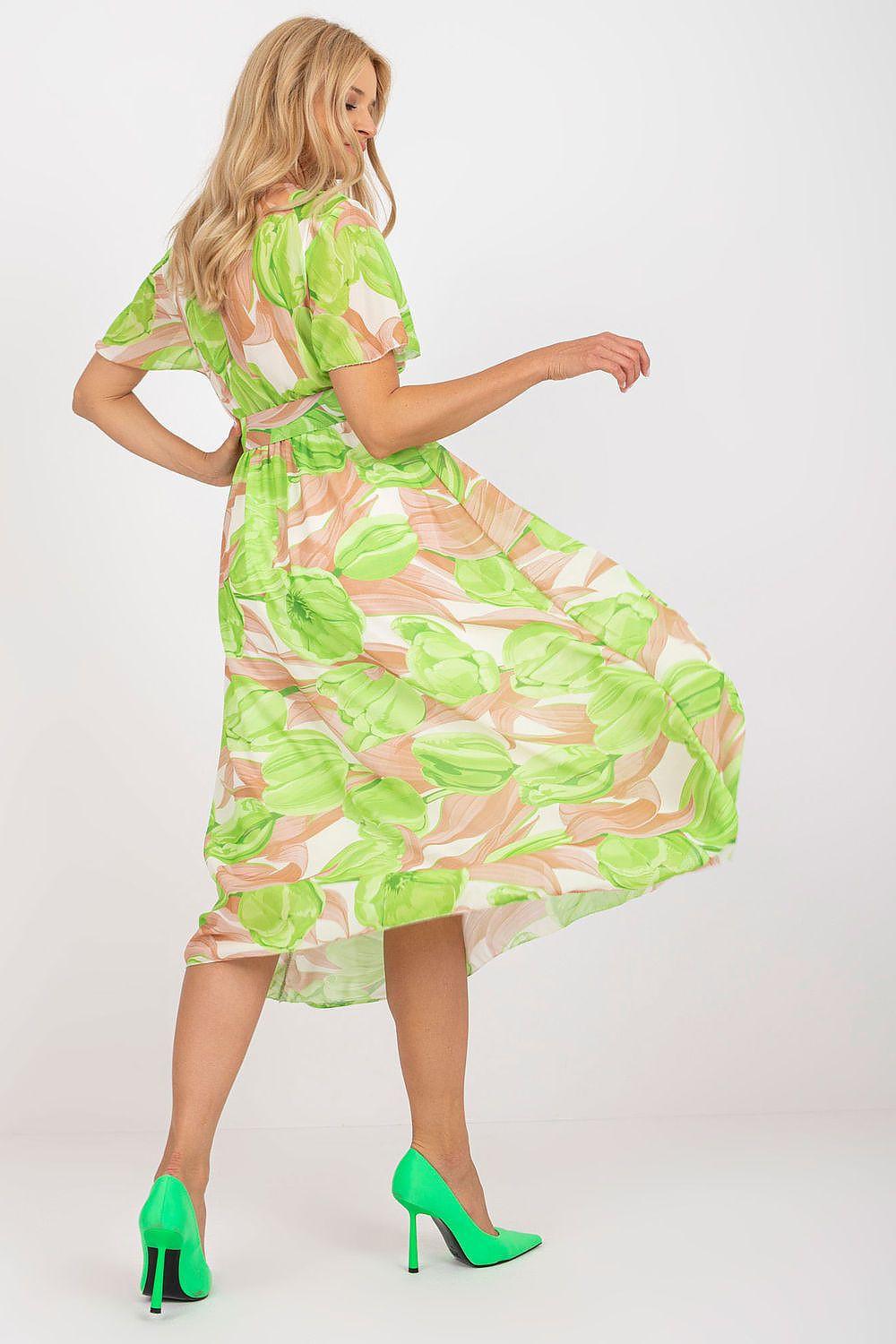 Green leaf-print daydress with V-neck, short sleeves and belted waist, flared midi