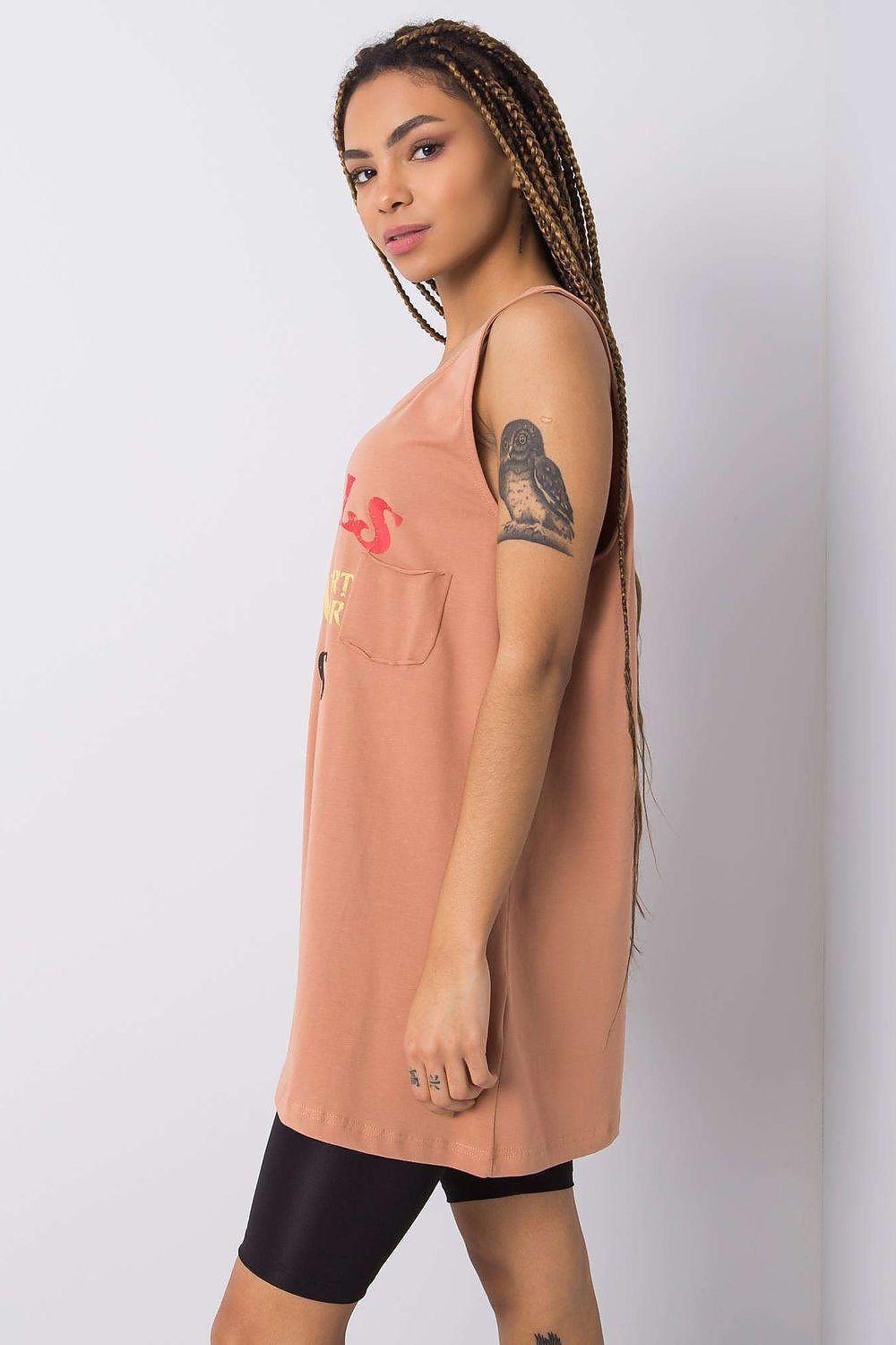 Sleeveless fancy top with front pocket, peach with round neckline