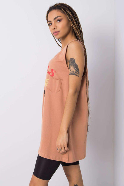 Sleeveless fancy top with front pocket, peach with round neckline