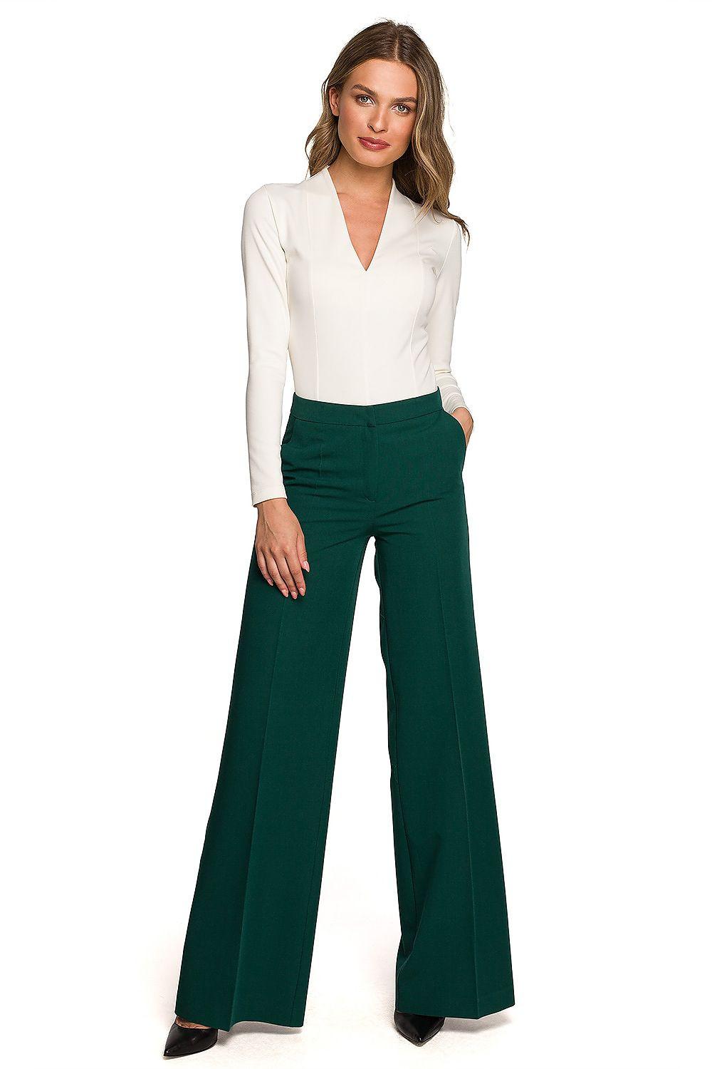 Women’s green wide-leg trousers with high waist and side pockets, full length
