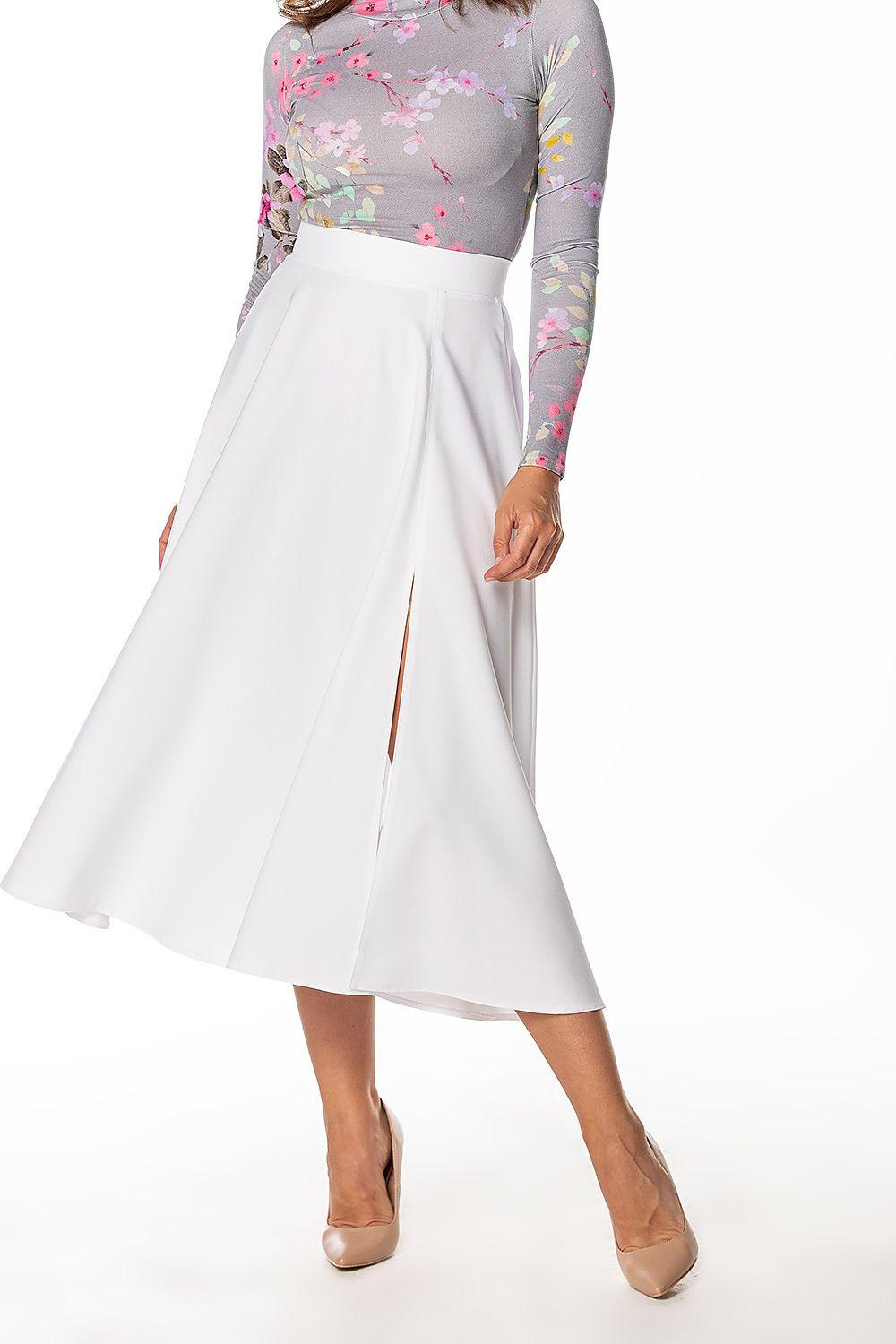 White midi skirt with side slit, flared A-line, pleated waistband