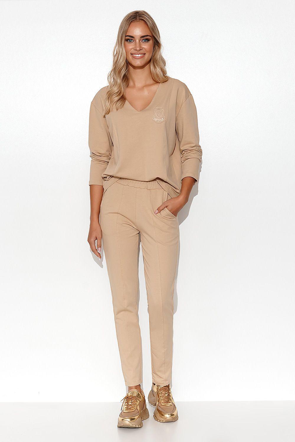 Beige V-neck tracksuit set with 3/4 sleeves and matching jogger pants