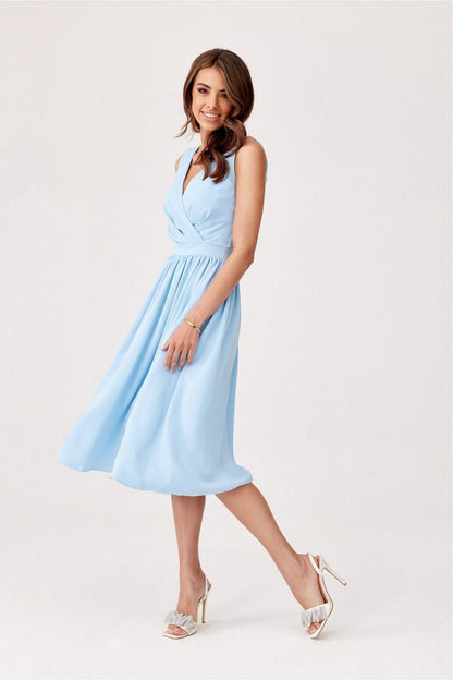 Cocktail dress, sleeveless V-neck, light blue gathered waist midi length