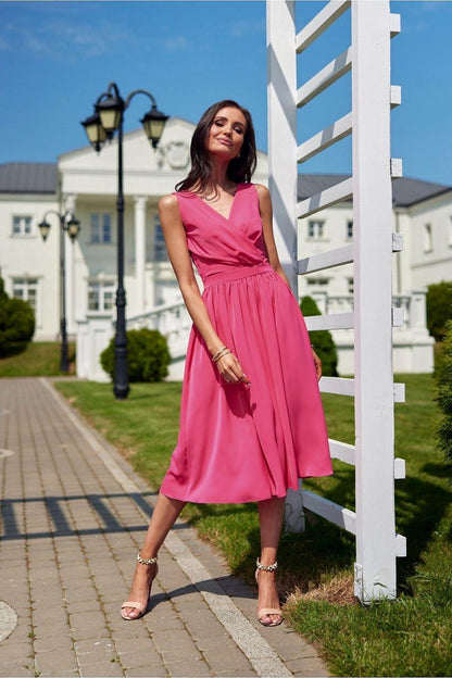 Cocktail dress, sleeveless V-neck, pink gathered waist, midi length